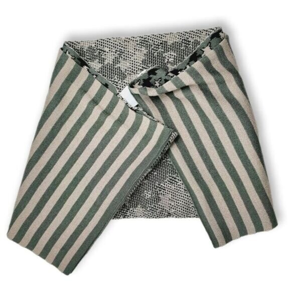 V. FRAAS Fine Knit Reversible Infinity Scarf Stripes Stars & Camo Sz O/S - Picture 2 of 9